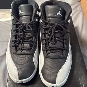 Jordan Men's Black and Grey Sneakers 9.5